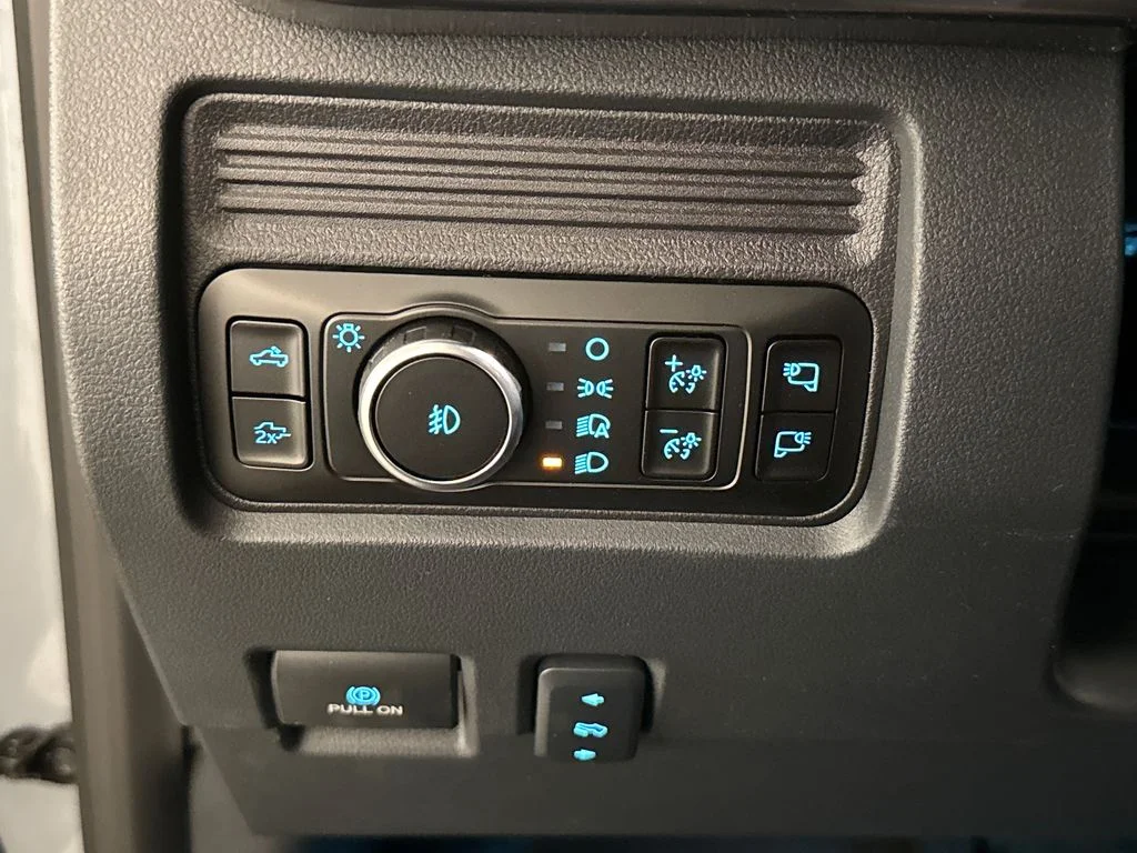 New 2026 Gray Ford Lariat image 32