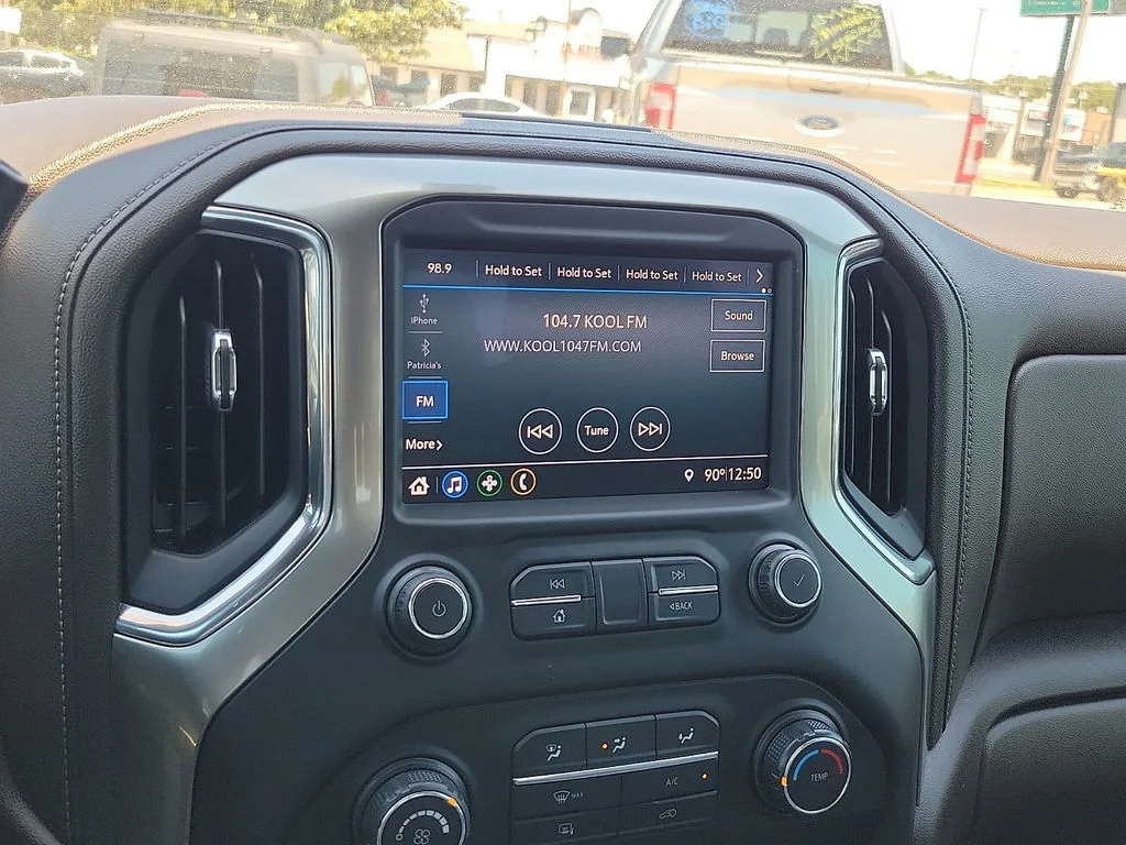 Used 2019 Summit White Chevrolet LT image 15