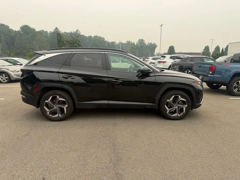 Used 2022 Black Hyundai SEL Convenience image 12