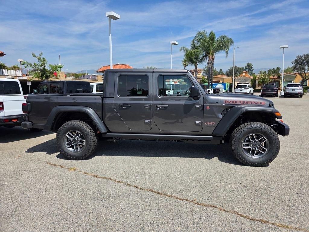 New 2026 Granite Crystal Metallic Clear-Coat Exterior Paint Jeep Mojave image 3