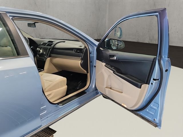 Used 2012 Clearwater Blue Toyota LE image 14