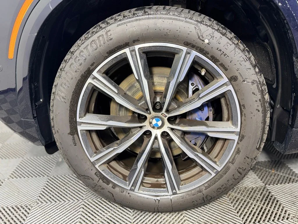 Certified Used 2024 Carbon Black Metallic BMW xDrive40i image 9