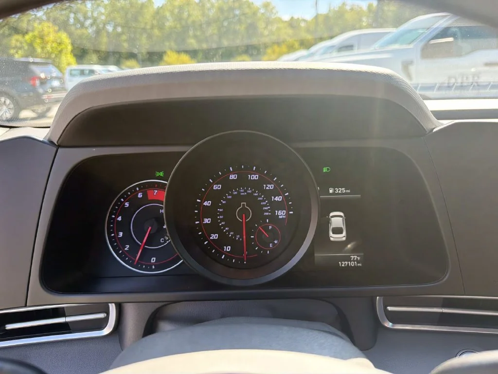 Used 2023 Black Hyundai SEL image 19