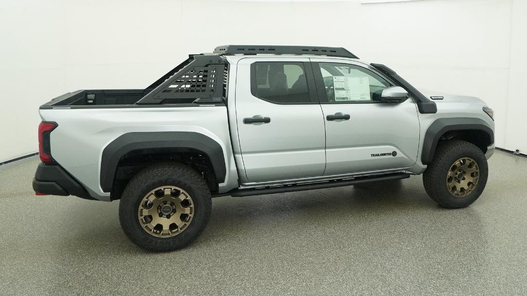 New 2026 Celestial Silver Metallic Toyota Trailhunter image 33
