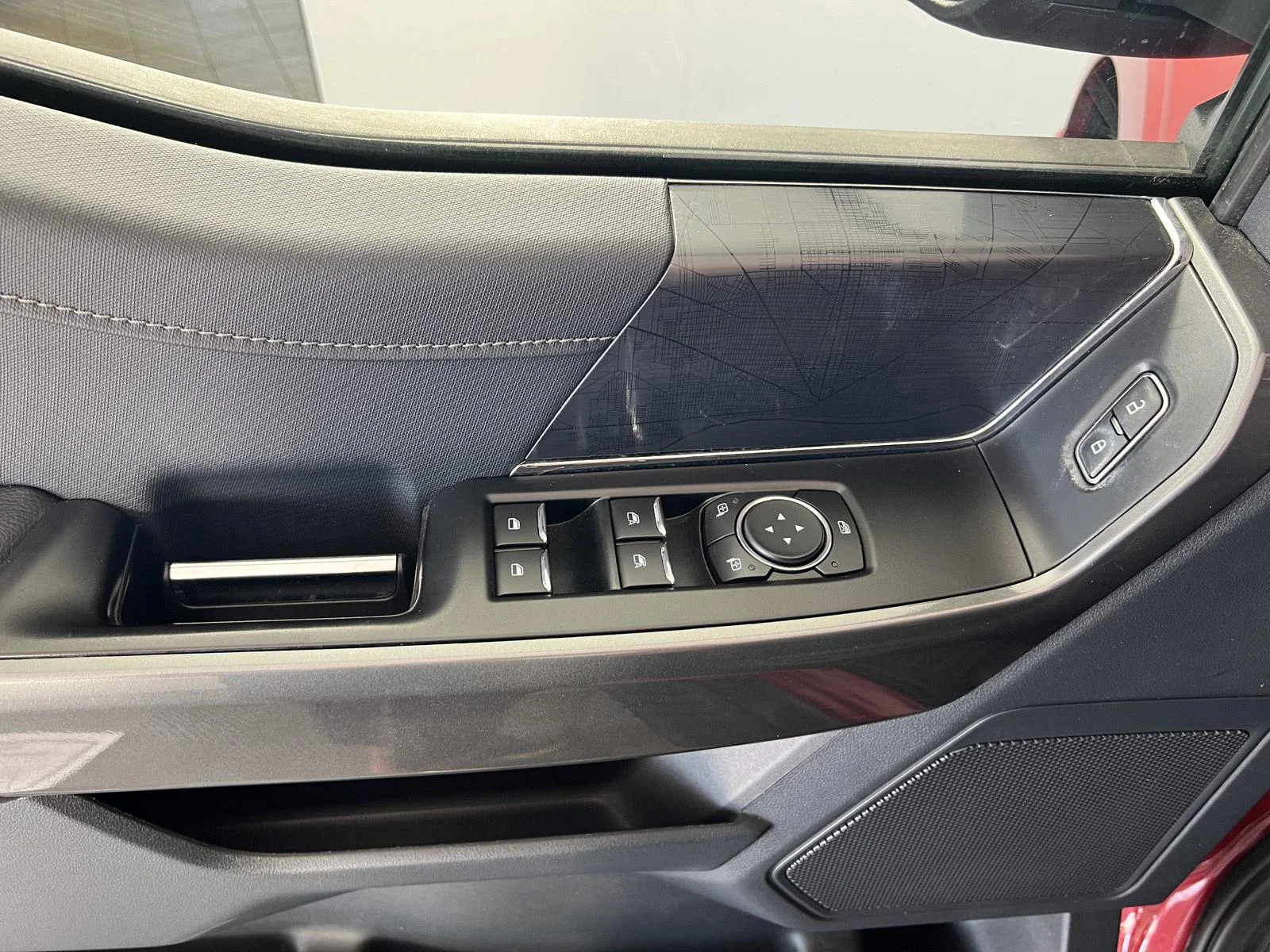 Used 2022  Ford XL image 6