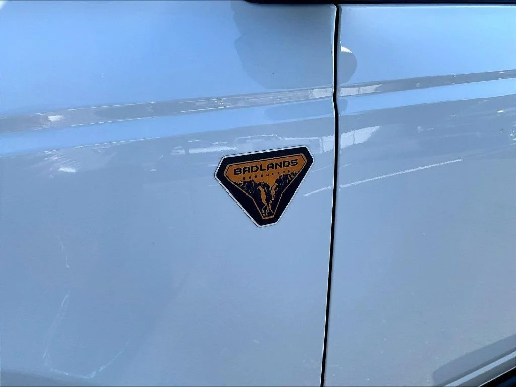 Used 2024 Oxford White Ford Badlands image 26