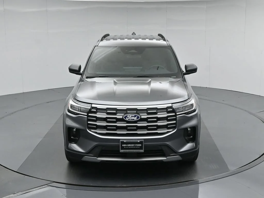 New 2027 Carbonized Gray Metallic Ford Active image 42