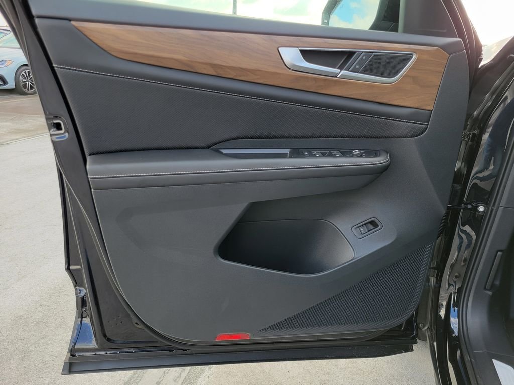 New 2026 Black Volkswagen 2.0T SE w/Technology image 10