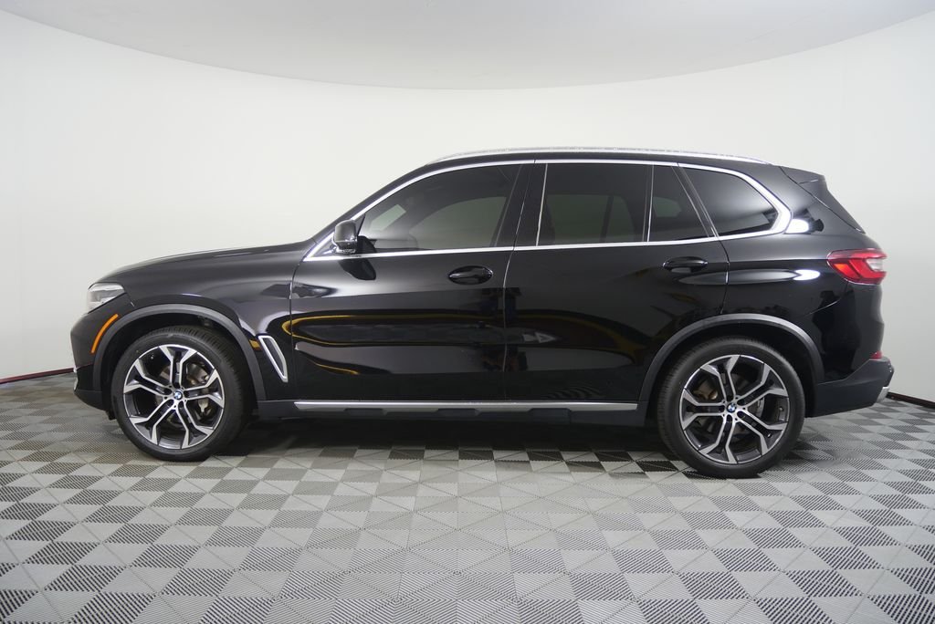 Used 2023 Jet Black BMW sDrive40i image 6