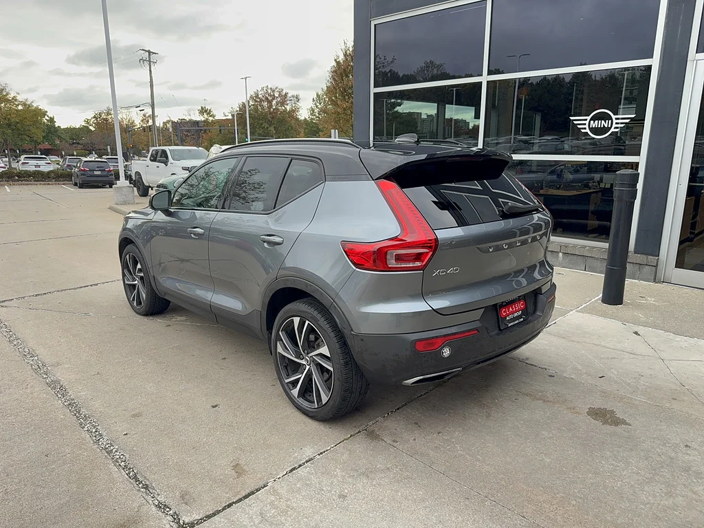 Used 2019 Osmium Grey Metallic/Black Contrast Volvo T5 R-Design image 3