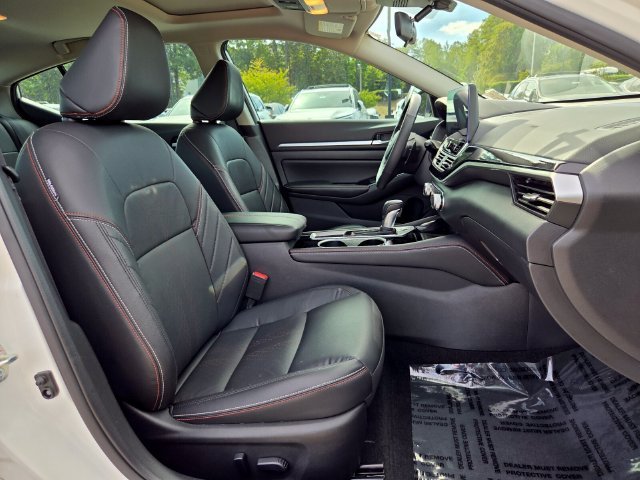 Used 2024 White Nissan 2.5 SR image 20