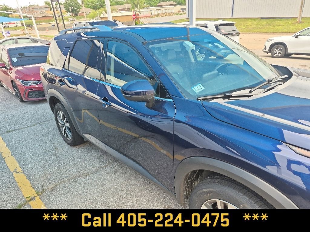 Used 2025  Nissan SL image 14