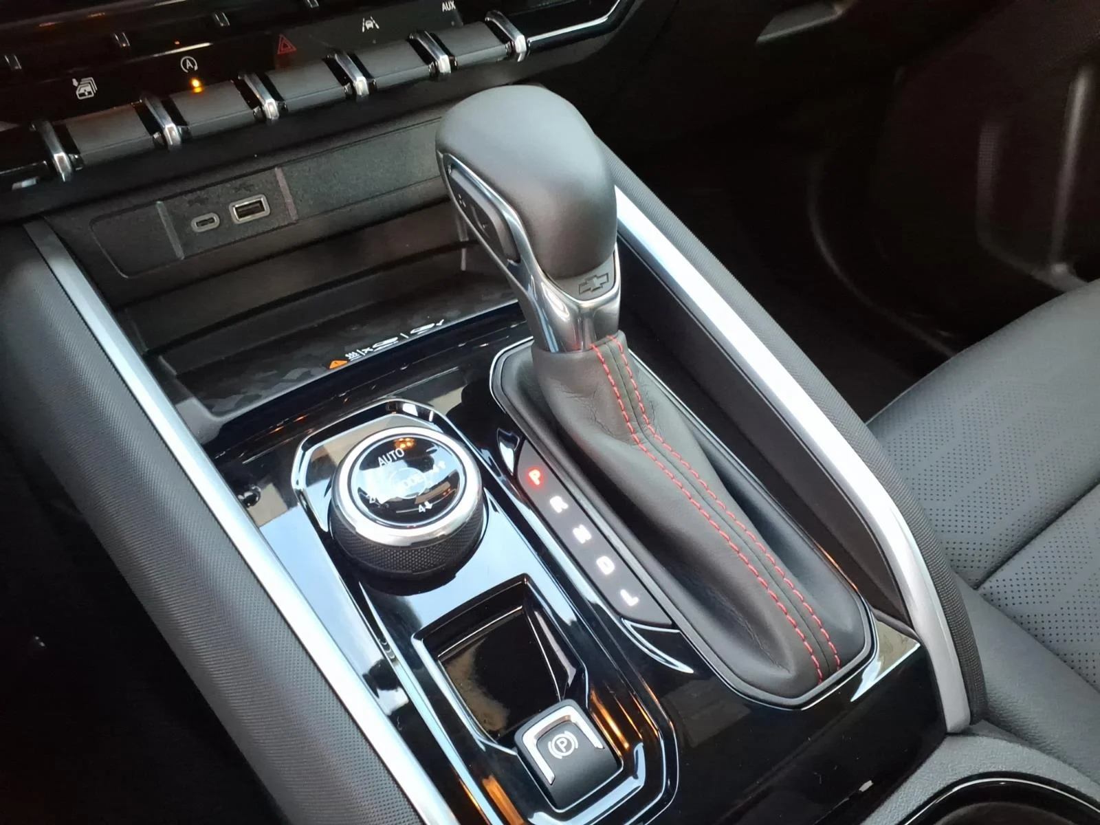 2026 Chevrolet Colorado Z71 - Photo 11