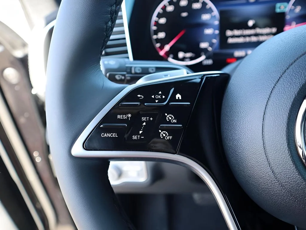 Certified Used 2026 Obsidian Black Metallic Mercedes-Benz GLE 350 image 35