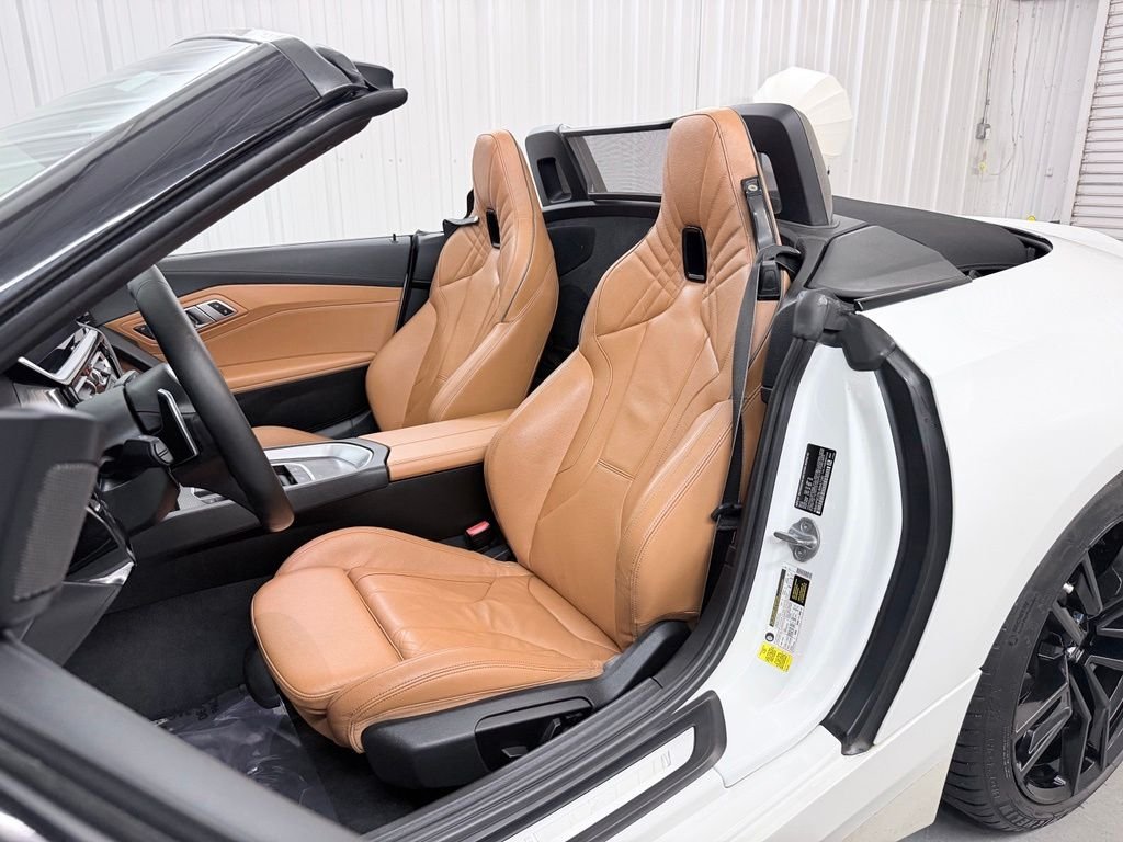 Used 2020 White BMW sDrive M40i image 32
