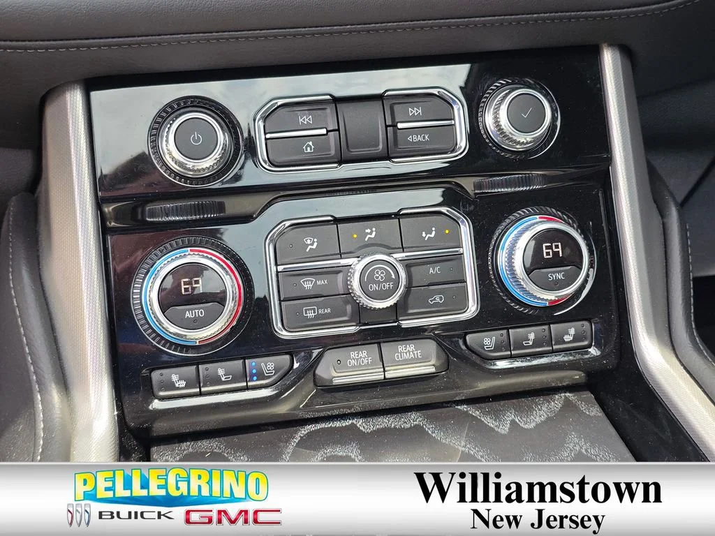 2023 GMC Yukon Denali - Photo 8