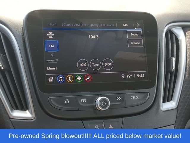 Used 2025 White Chevrolet LT image 30