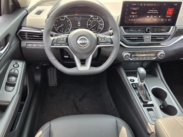 New 2026 White Nissan 2.5 SR image 10