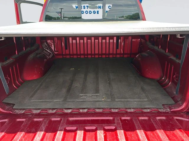 Used 2017 Red Chevrolet Z71 image 28