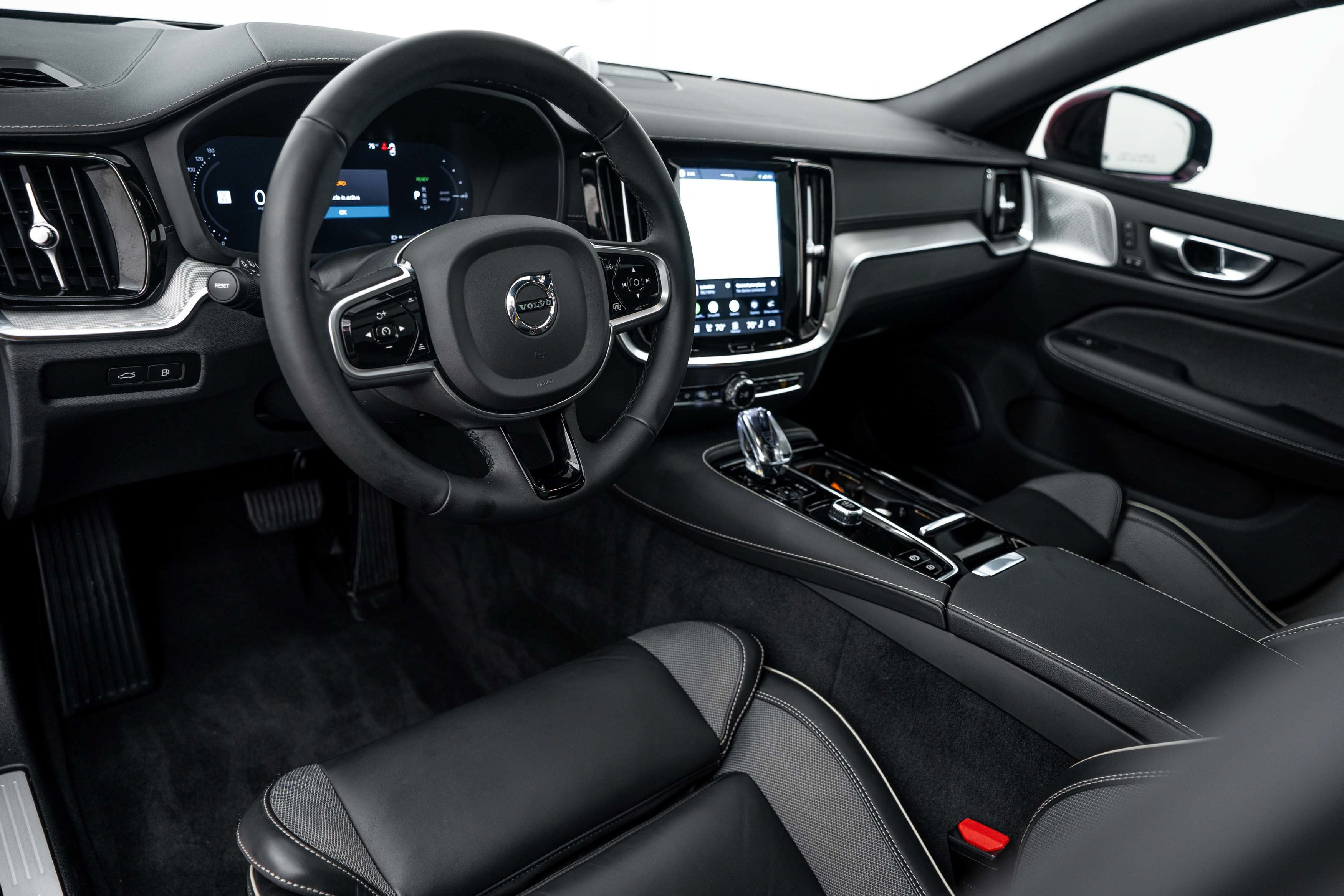 Used 2024 Onyx Black Metallic Volvo Polestar Engineered image 9