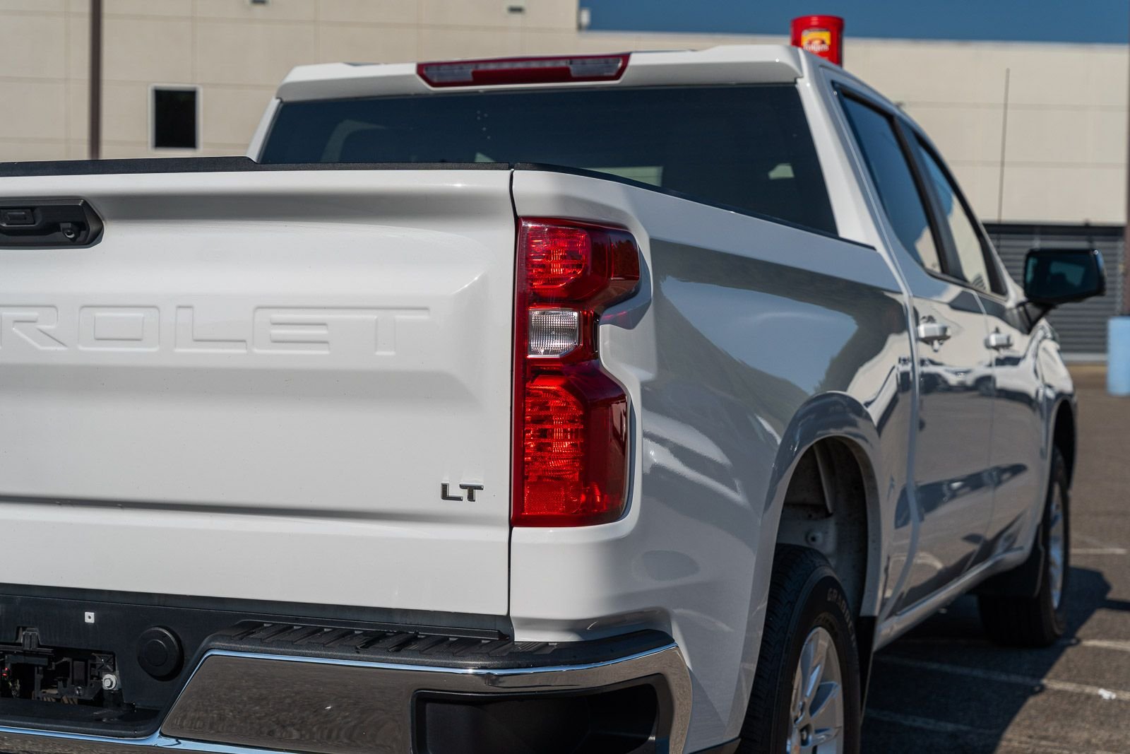 Used 2025 White Chevrolet LT image 18