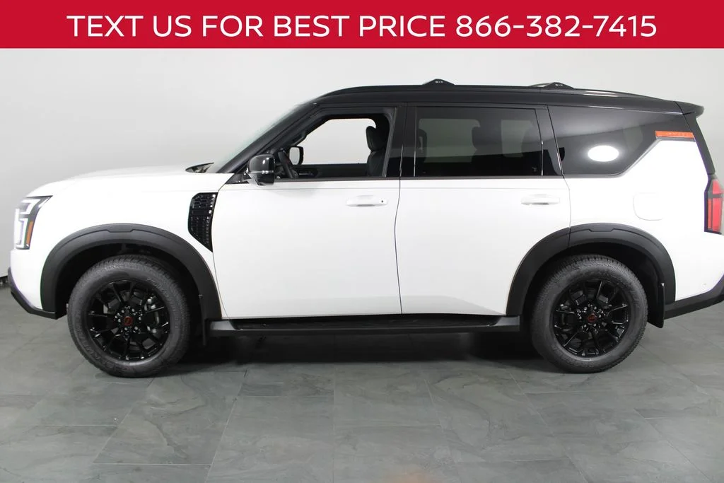 New 2026 Aspen White TriCoat / Super Black Two-tone Nissan PRO-4X® image 8