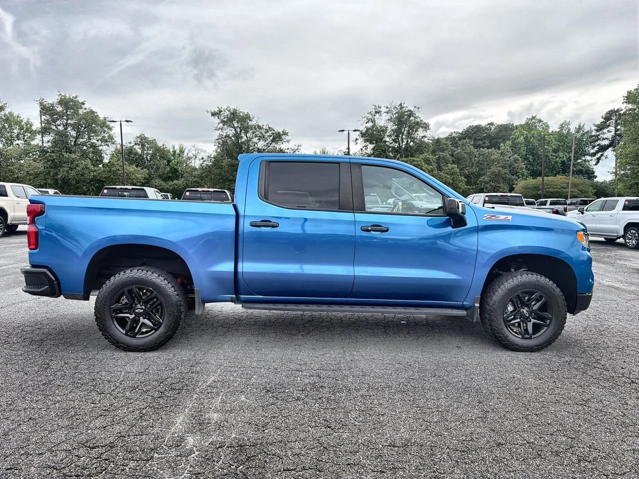 Used 2022 Glacier Blue Metallic Chevrolet LT Trail Boss image 9