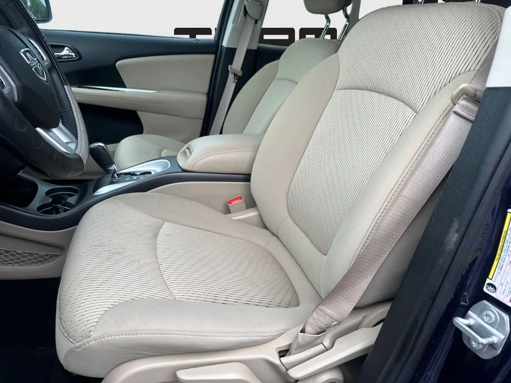 Used 2018 Blue Dodge SE image 23