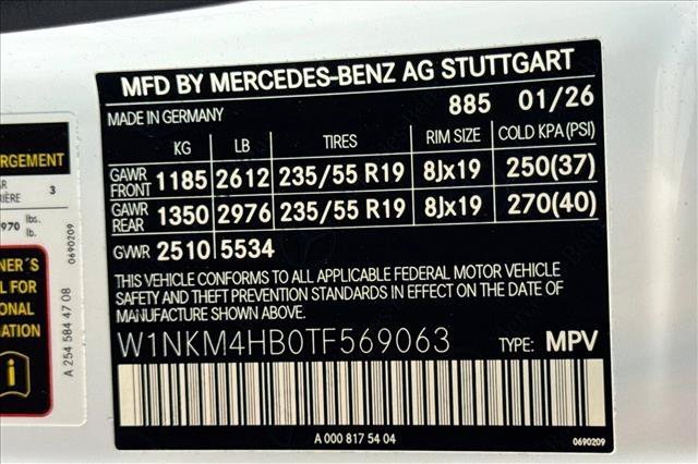 New 2026 MANUFAKTUR Moonlight White Metallic Mercedes-Benz GLC 300 image 60