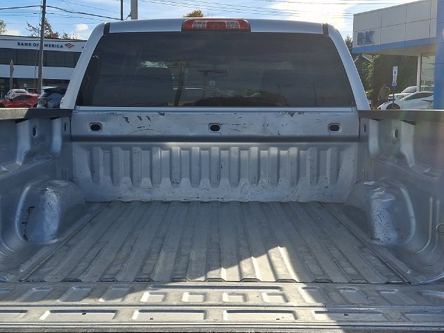 Used 2014 SILVER ICE METALLIC Chevrolet LT image 30