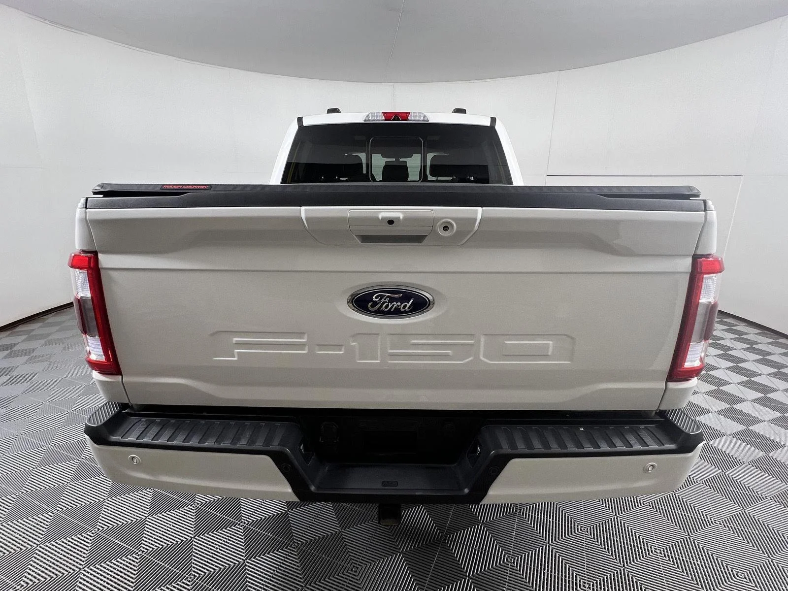 Used 2022 Star White Metallic Tri-Coat Ford LARIAT image 10