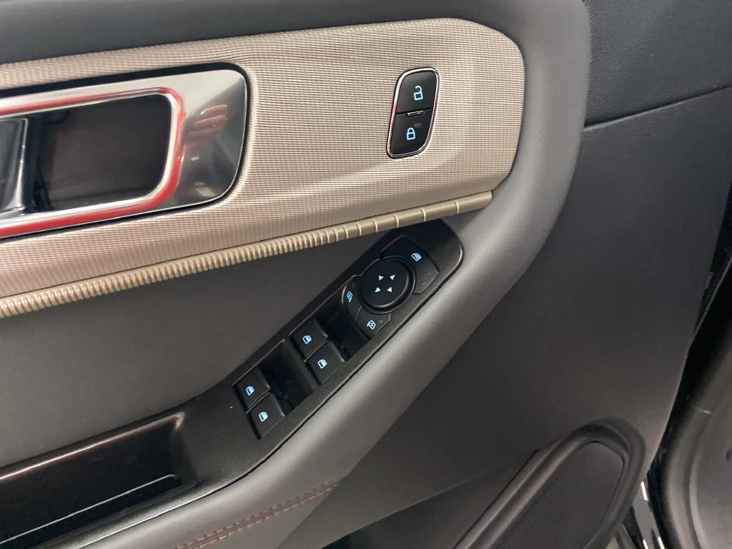 New 2027 Black Ford Active image 12