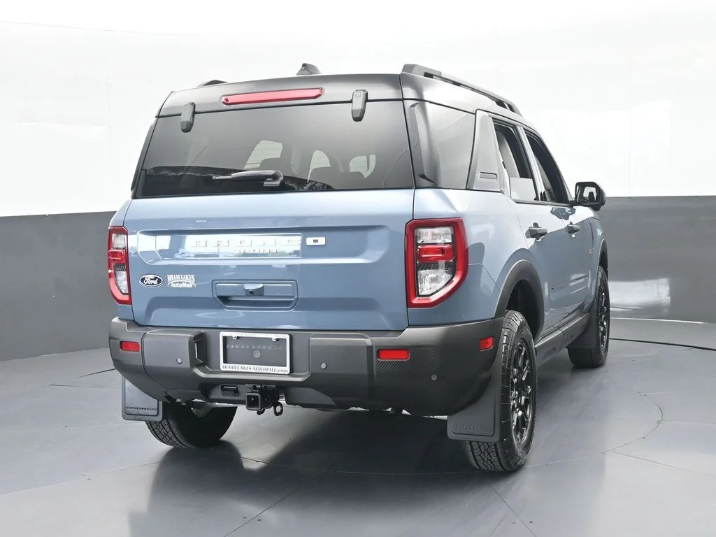 Used 2026 Azure Gray Metallic Ford Badlands image 5