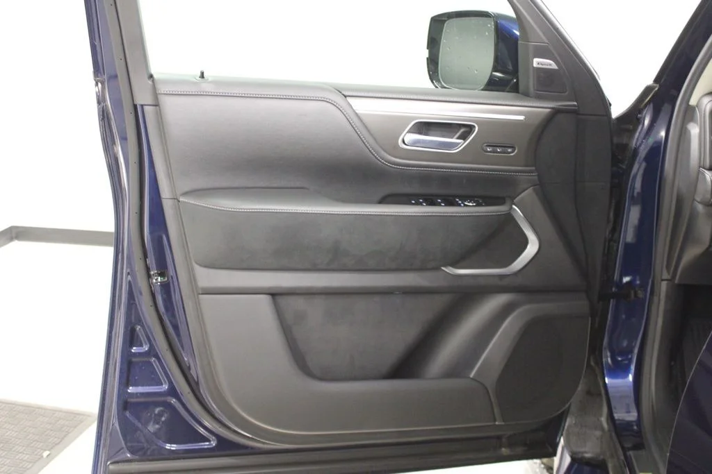 New 2025 GRAND BLUE INFINITI LUXE image 15