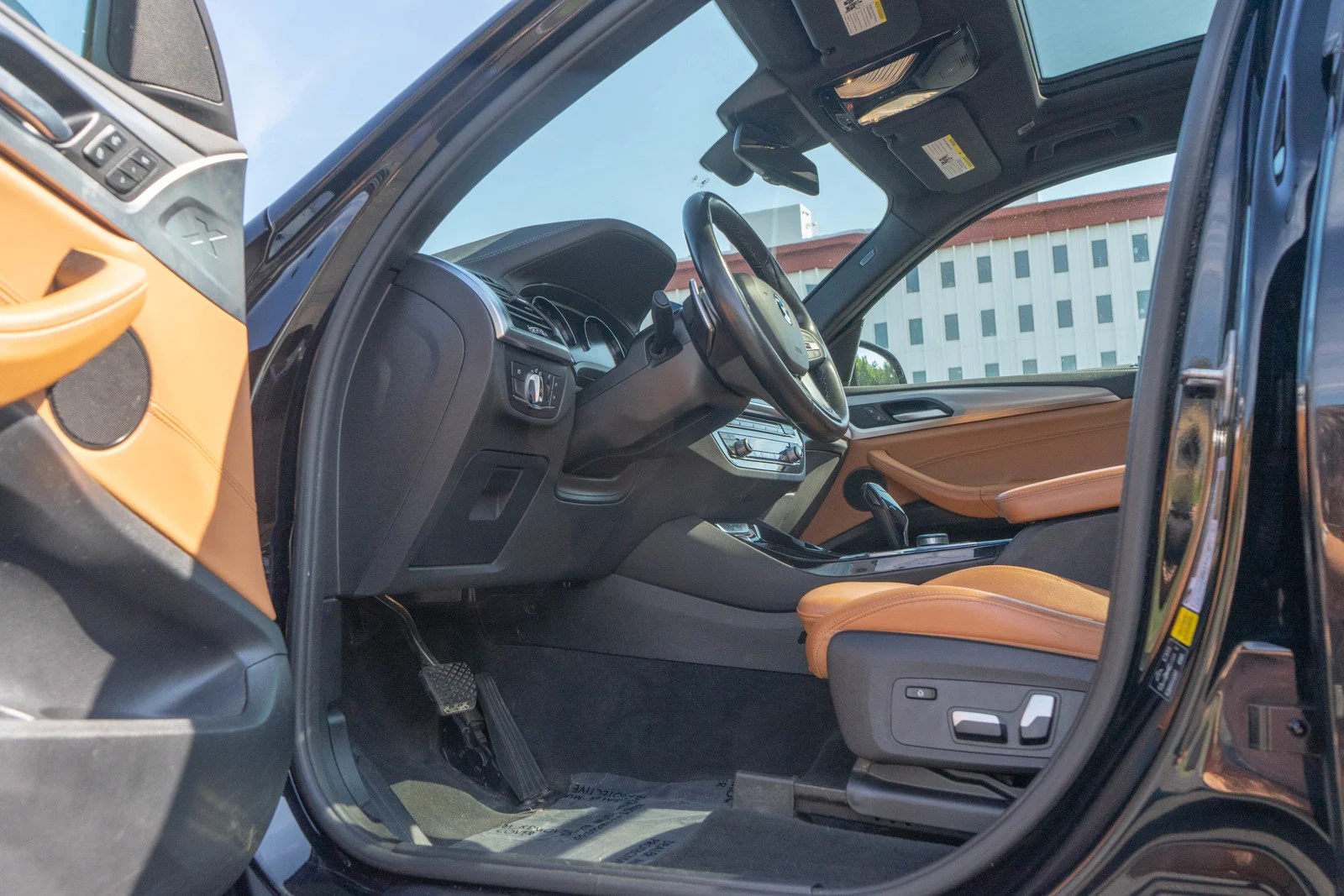 Used 2021 Jet Black BMW xDrive30i image 11
