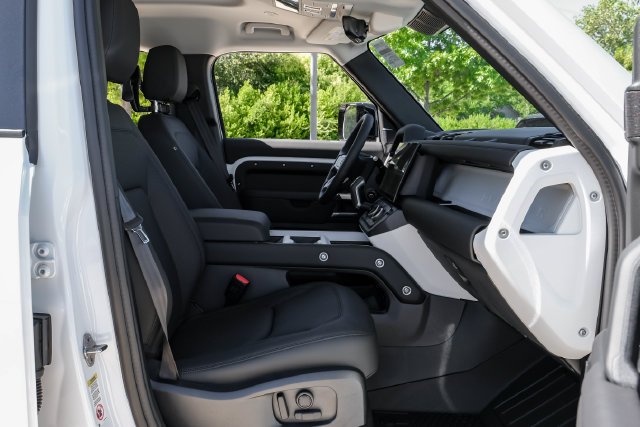 New 2026 Fuji White Land Rover S image 40