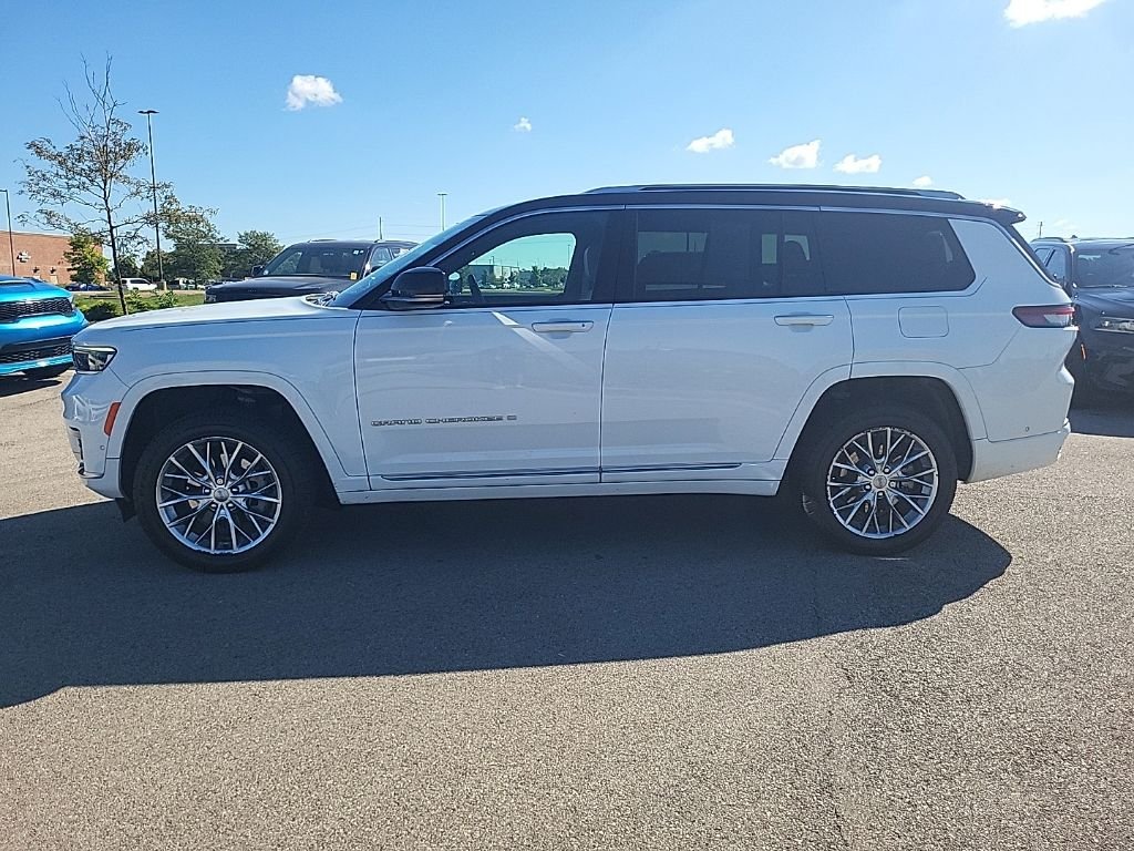 Used 2023 White Jeep Summit image 2