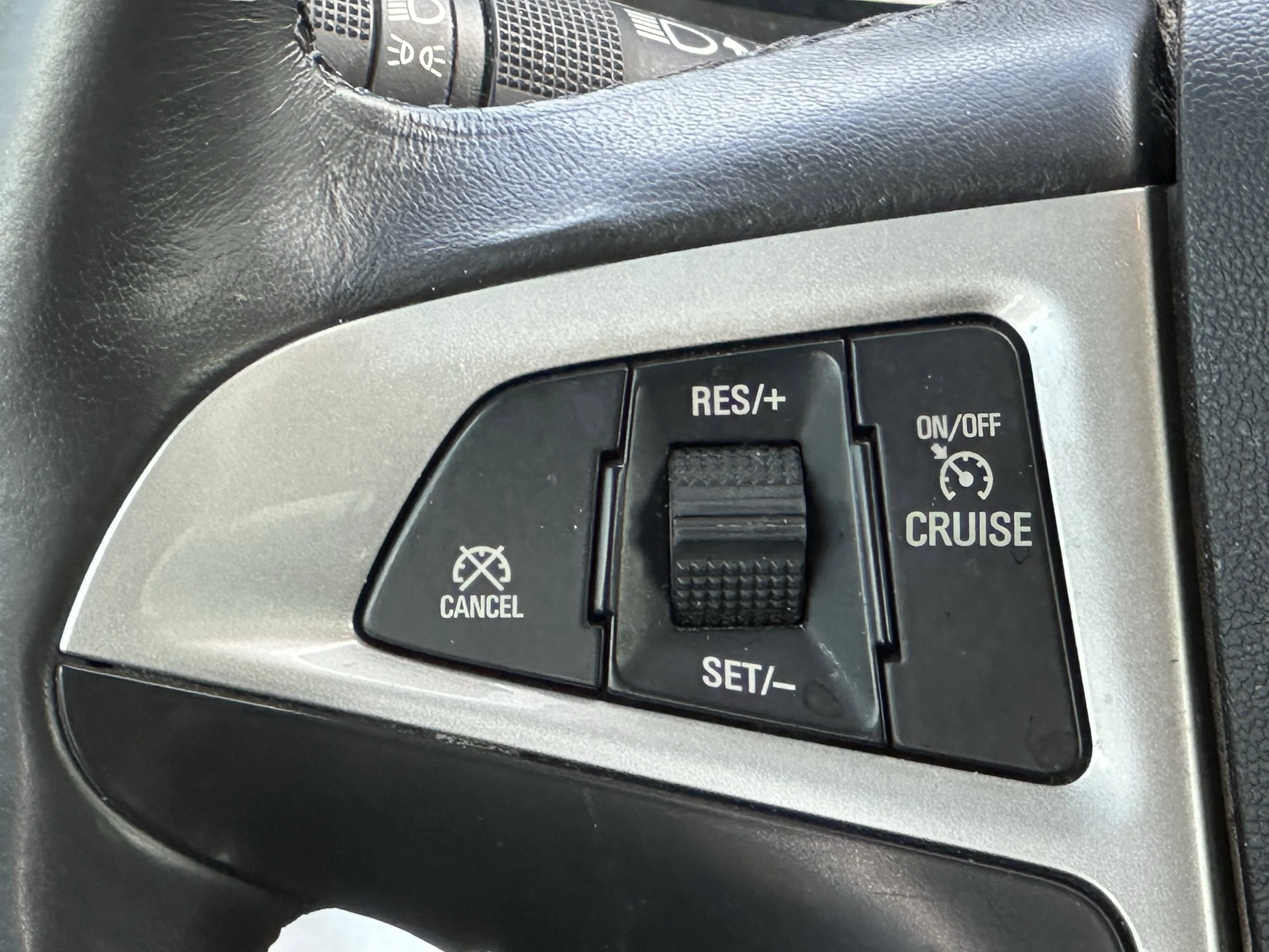 Used 2014 Red GMC SLE image 12
