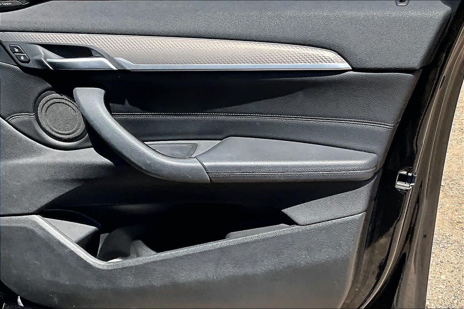 Used 2020 Black Sapphire Metallic BMW M35i image 20