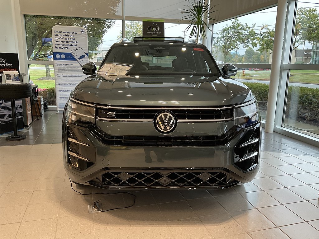 New 2027  Volkswagen SEL Premium R-Line 4Motion image 2