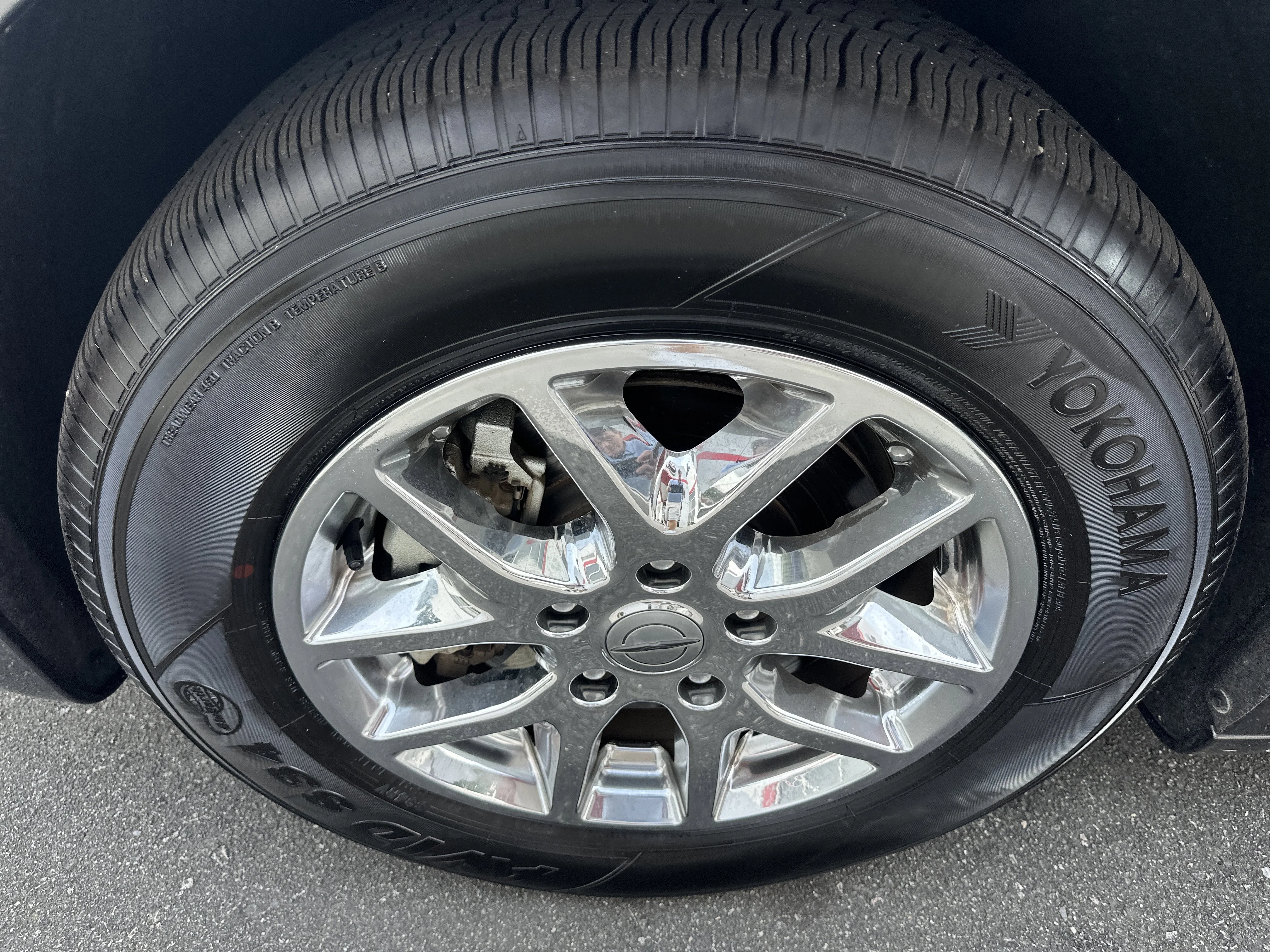 Used 2023 Granite Crystal Metallic Clearcoat Chrysler Touring L image 36