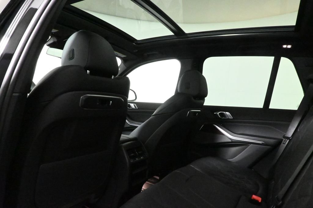 Used 2026 Black BMW xDrive40i image 33