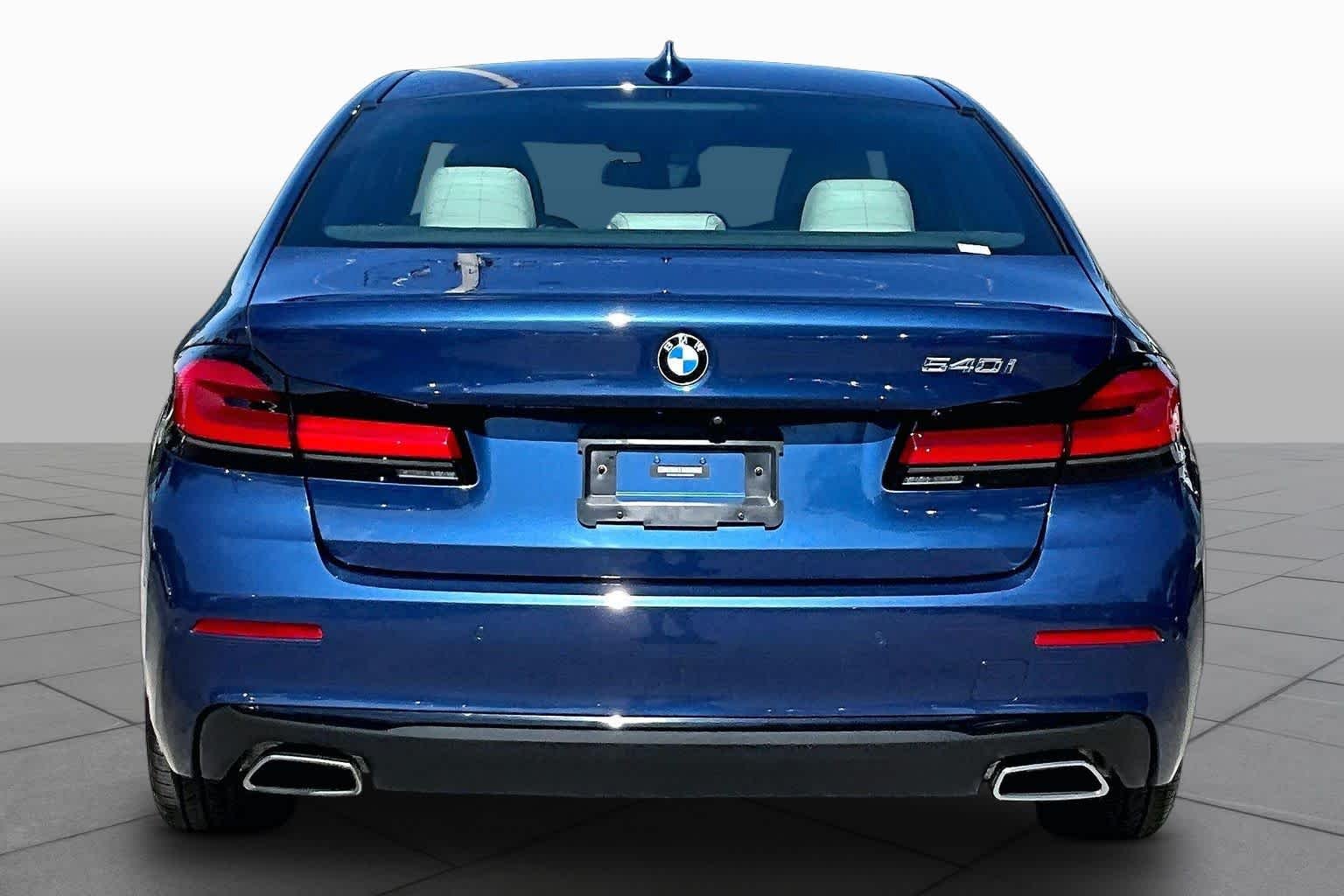Used 2021 Phytonic Blue Metallic BMW 540i image 5