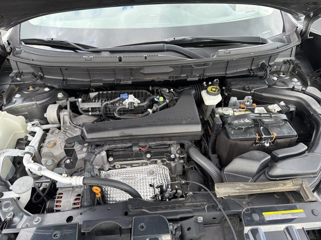 Used 2018 Gray Nissan SL image 14