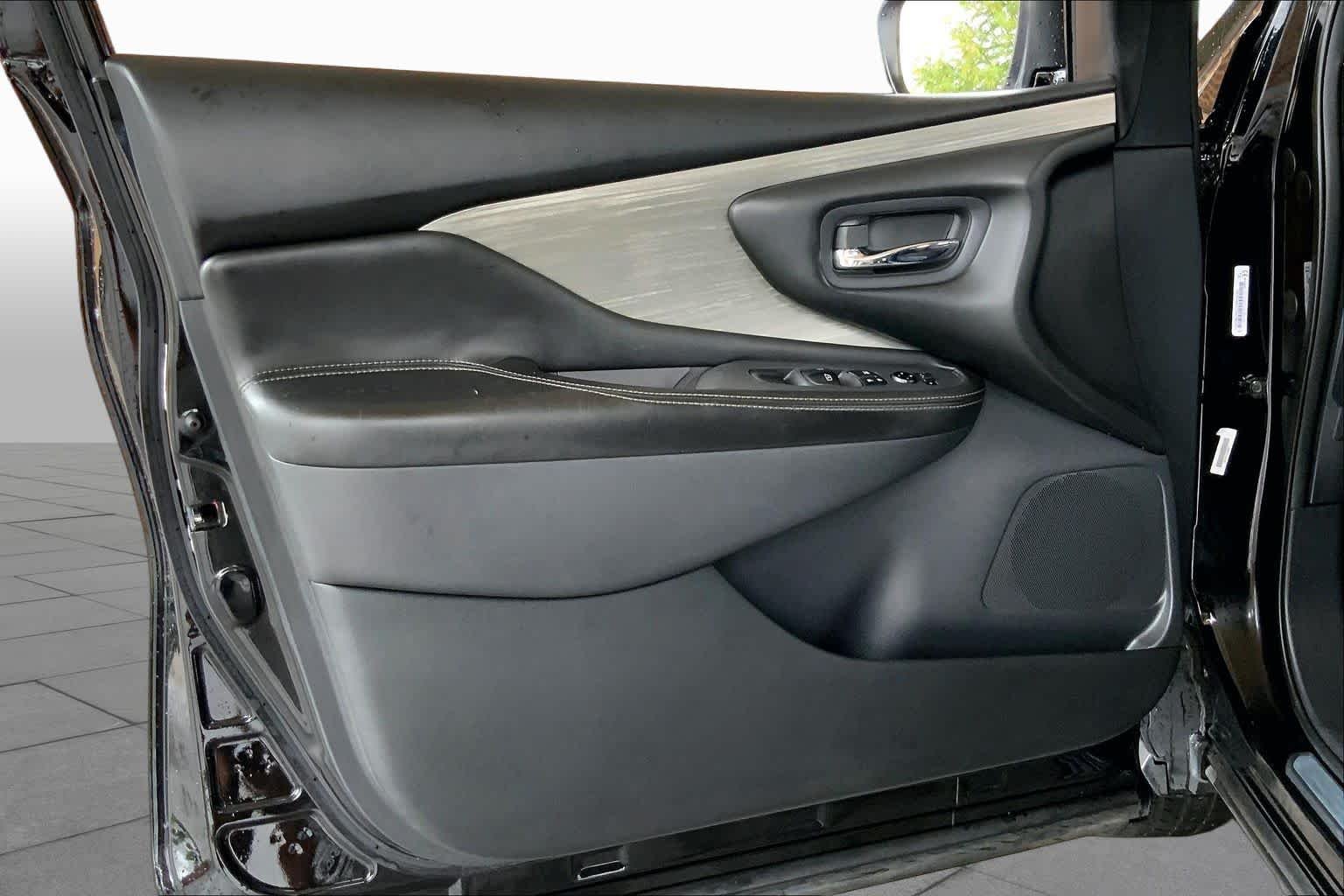 Used 2018 Magnetic Black Metallic Nissan S image 21