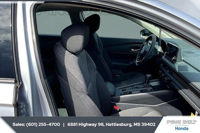 2025 Honda Accord SE - Photo 9