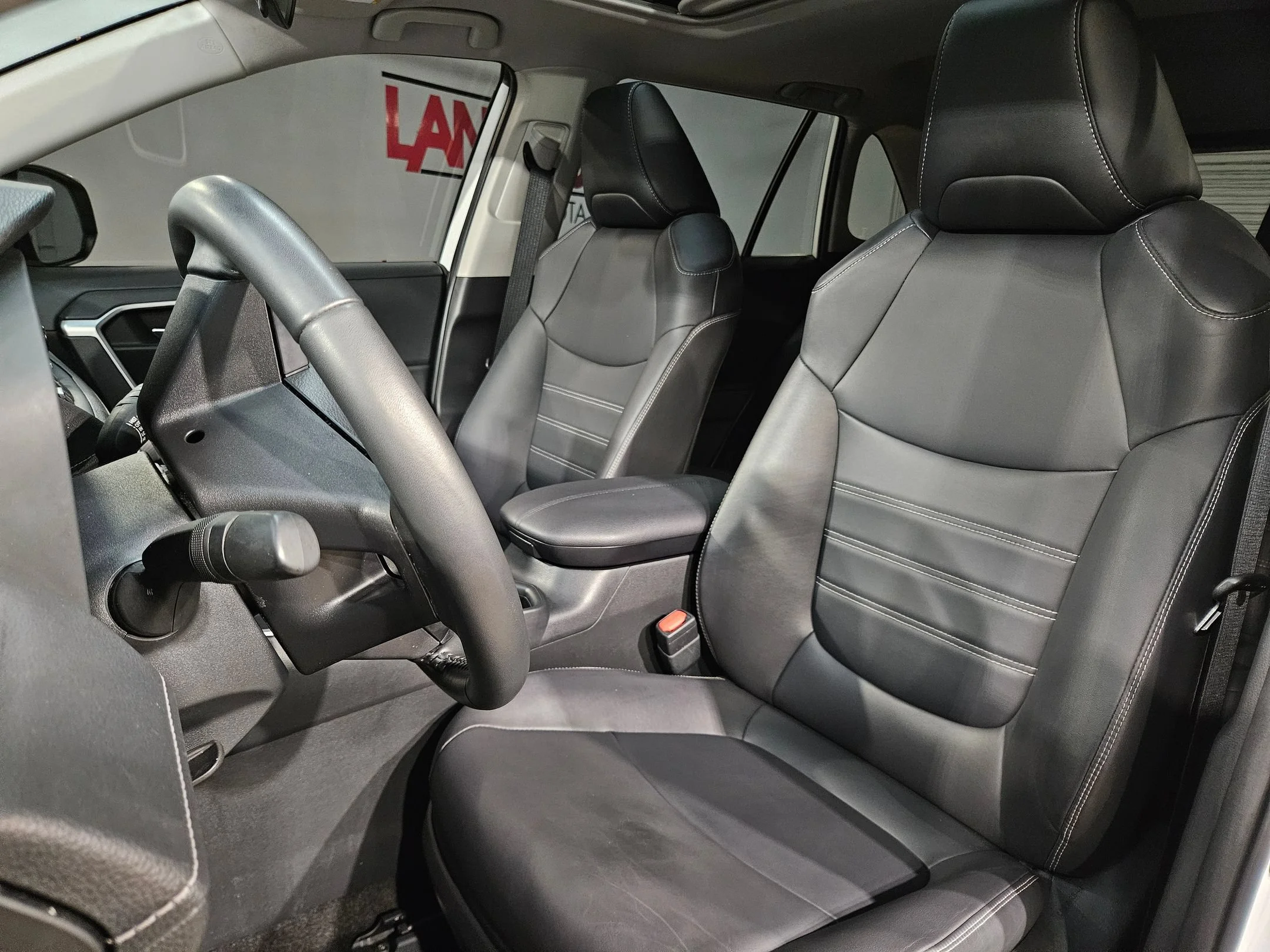 Used 2024 Wind Chill Pearl Toyota Hybrid XLE Premium image 24