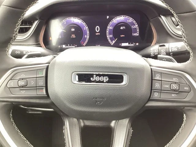 New 2026 Silver Zynith Jeep L LAREDO X 4X4 image 13