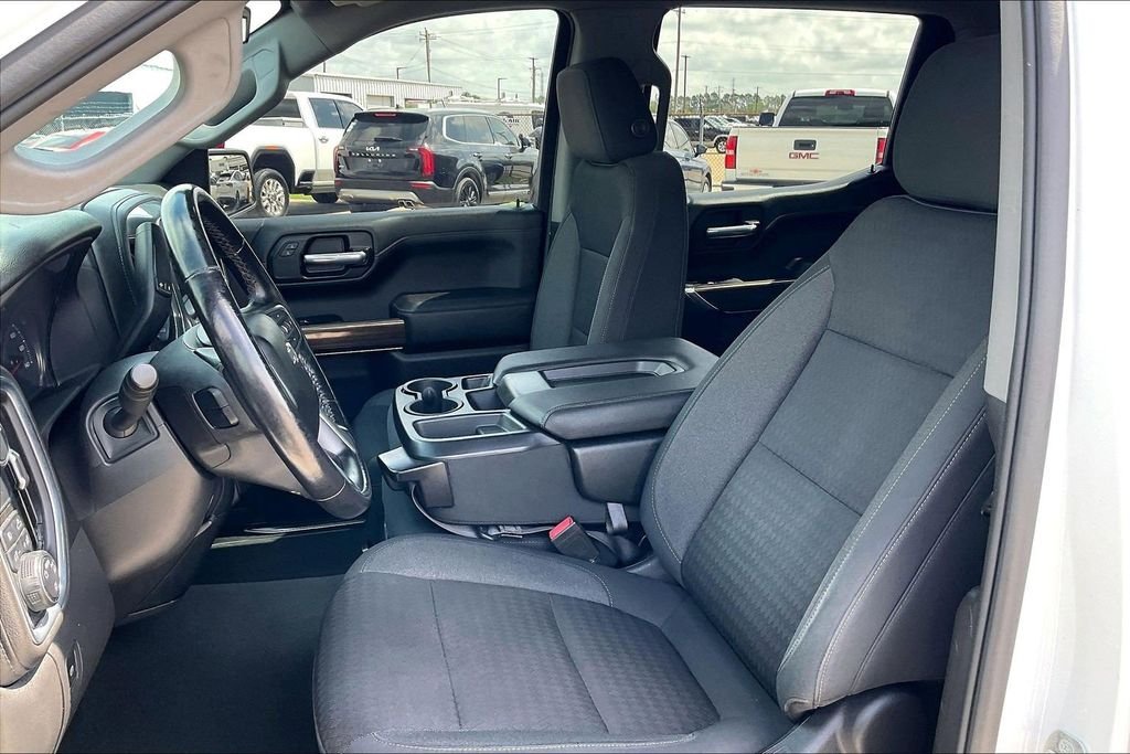 Used 2022 White Chevrolet RST image 18