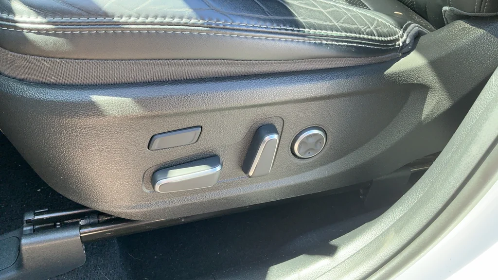 Used 2023 Gray Hyundai Calligraphy image 19